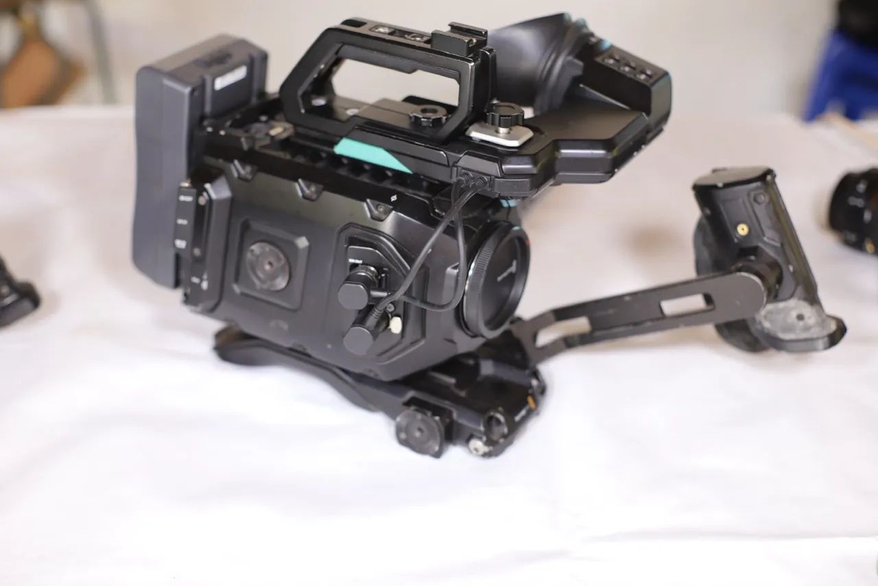 Câmera de vídeo Blackmagic mini ursa 4k  - Foto 5