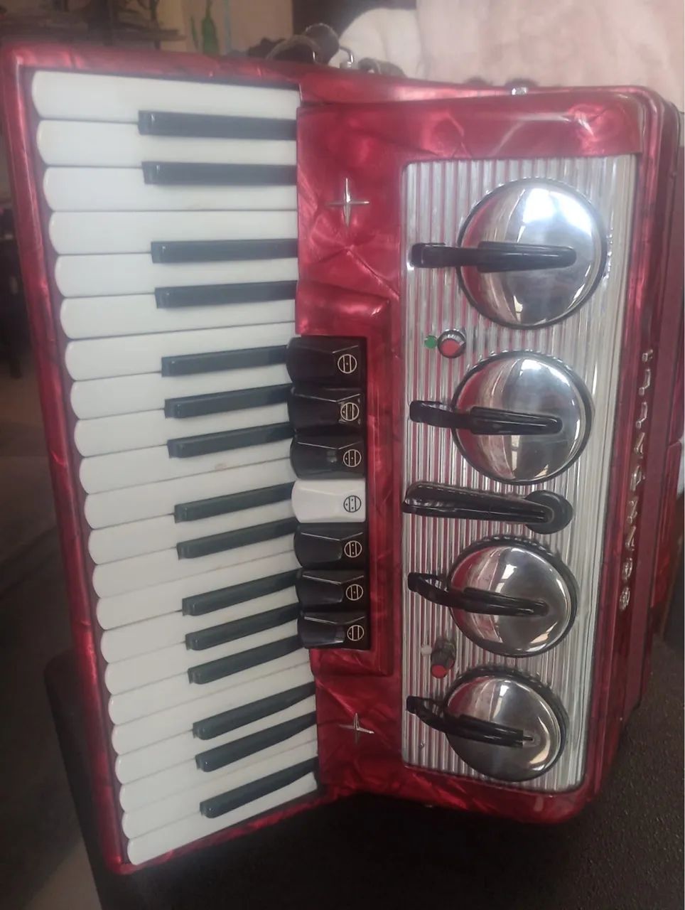 Acordeon e caixa amplificada  - Foto 2
