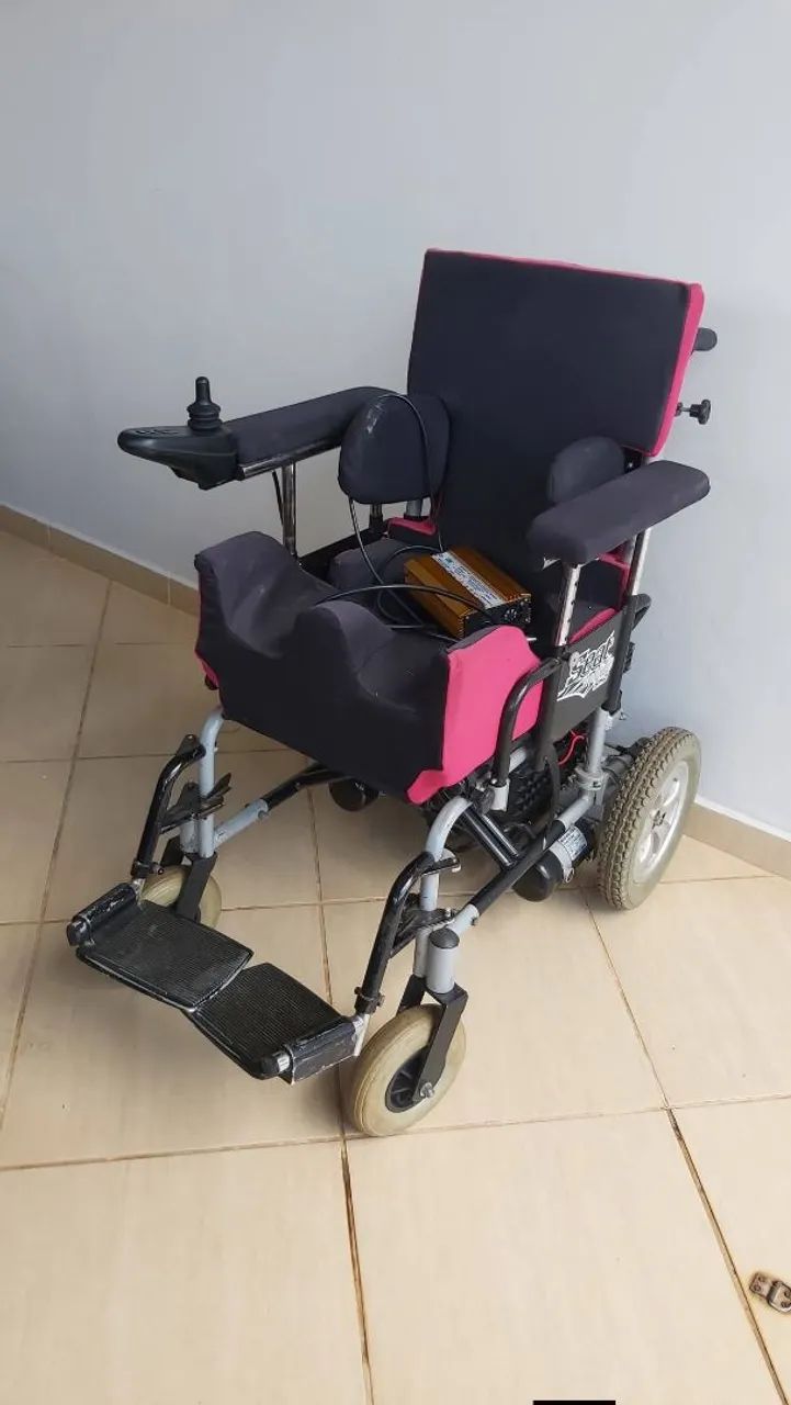 Cadeira de rodas motorizada  - Foto 2