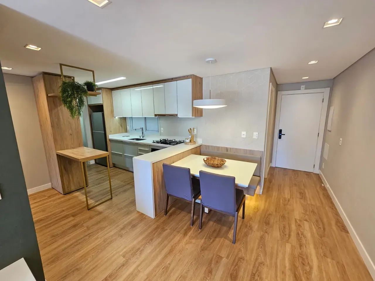 Apartamento para aluguel de temporada com 2 suítes em Jurerê - Florianópolis - SC - Foto 4