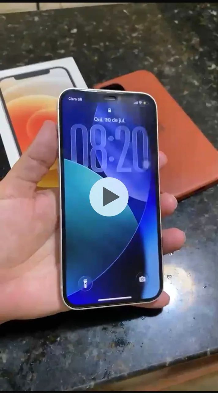 Vendo um iPhone 12 semi novo - Foto 2