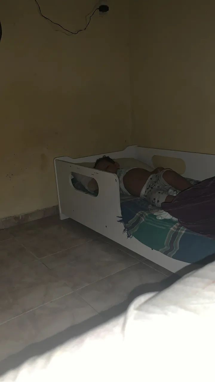 Cama infantil montessoriana