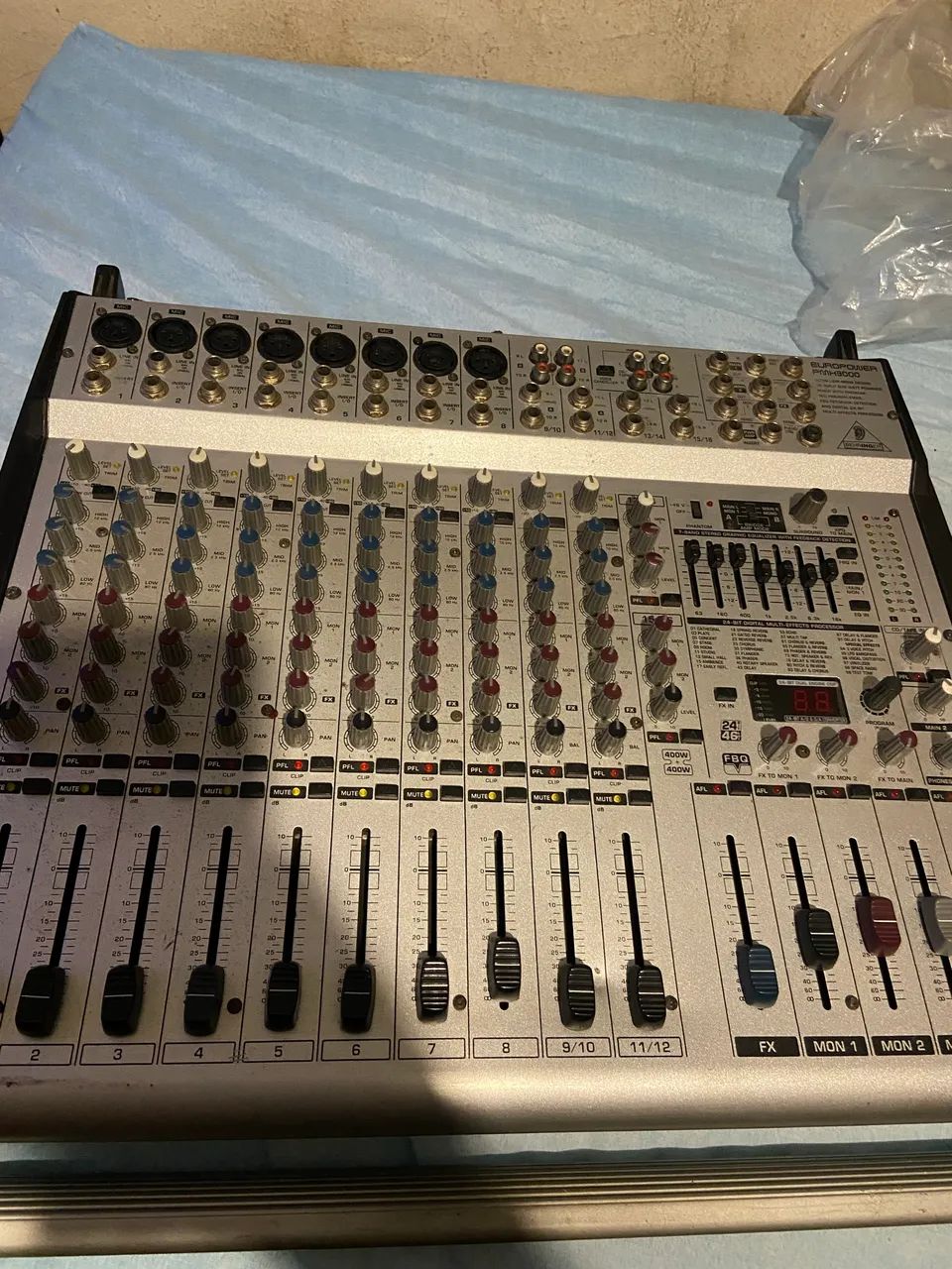 Mesa de som Behringer  - Foto 5