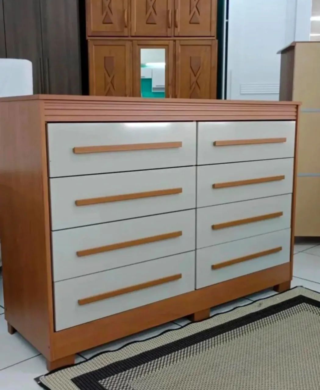 Comoda california 8 gavetas