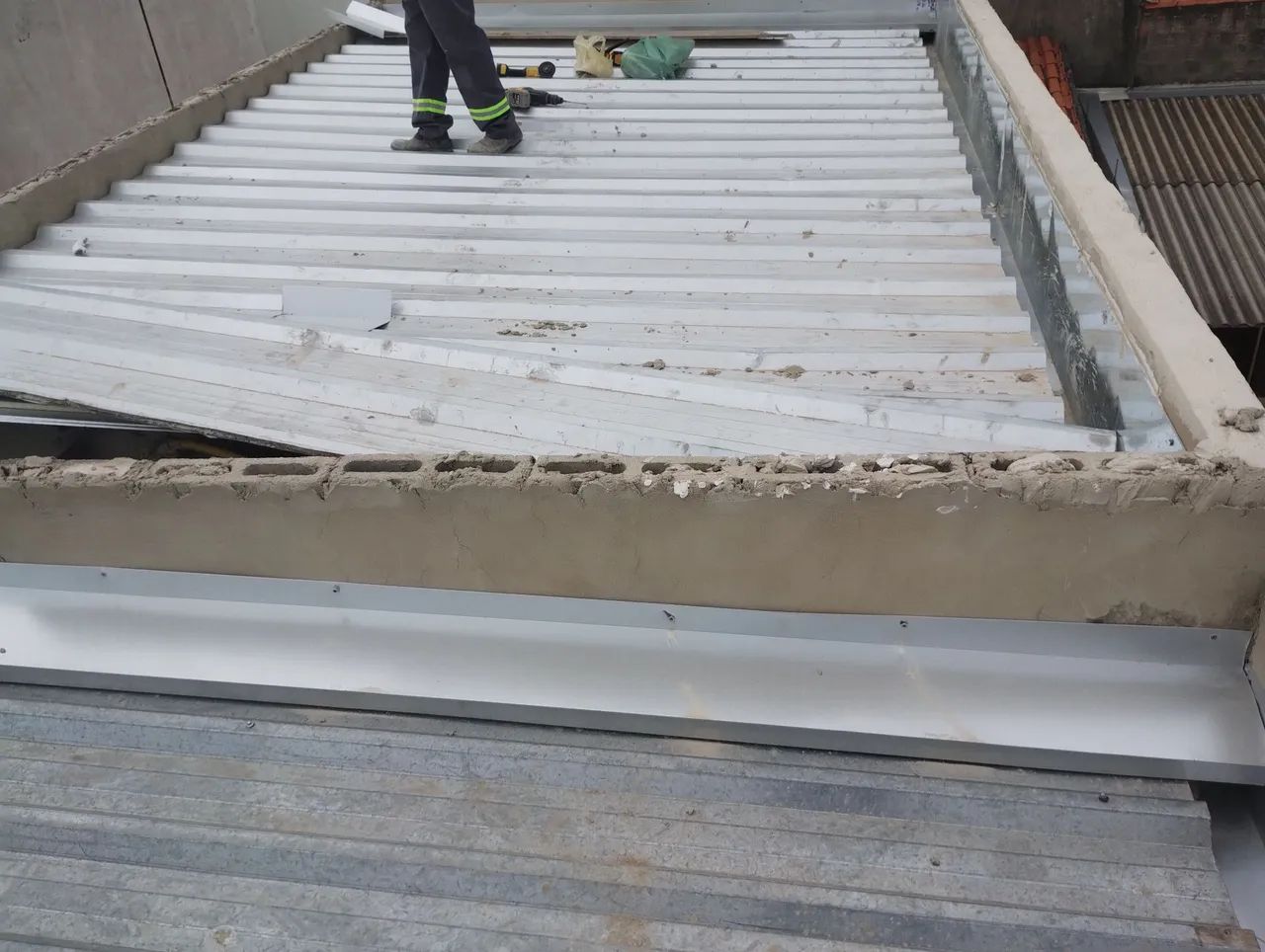 Cerviso Forros de gesso rufos calhas pingadeiras  - Foto 3
