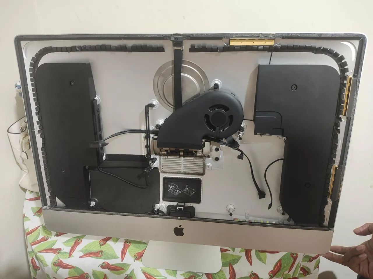 iMac 27 polegadas A1409  carcaça completa não está funcionando o iMac só carcaça a venda  - Foto 3