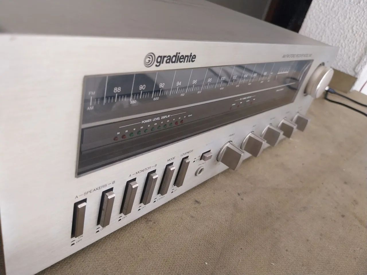 Vendo receiver Gradiente modelo 1360 muito novo e funcional. - Foto 5