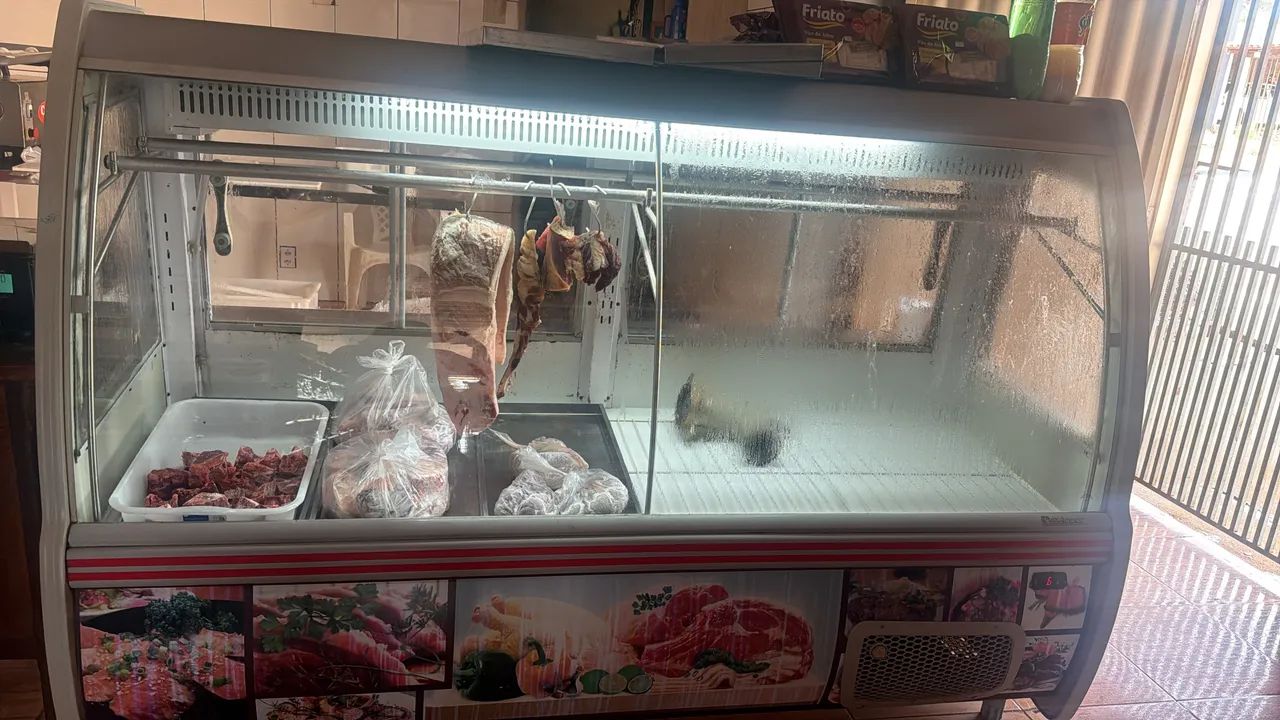 Vendo Açougue completo, 35 mil pra vender rápido, zap *.