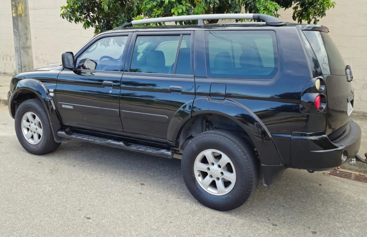 Vendo carro Pajero sport 2009 diesel automático completo 