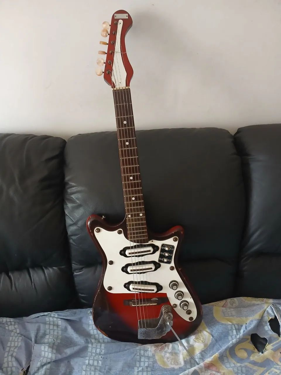 Guitarra dec. 60  top  de linha - Foto 2
