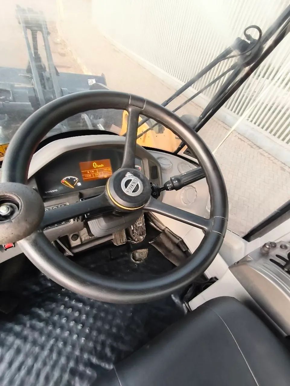Pá carregadeira volvo modelo L60 f 2020 - Foto 6