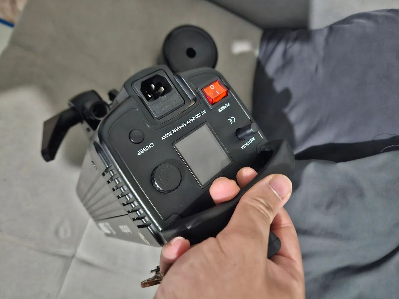 Led cob bowens Godox Sl200 mais sombrinha - Foto 4