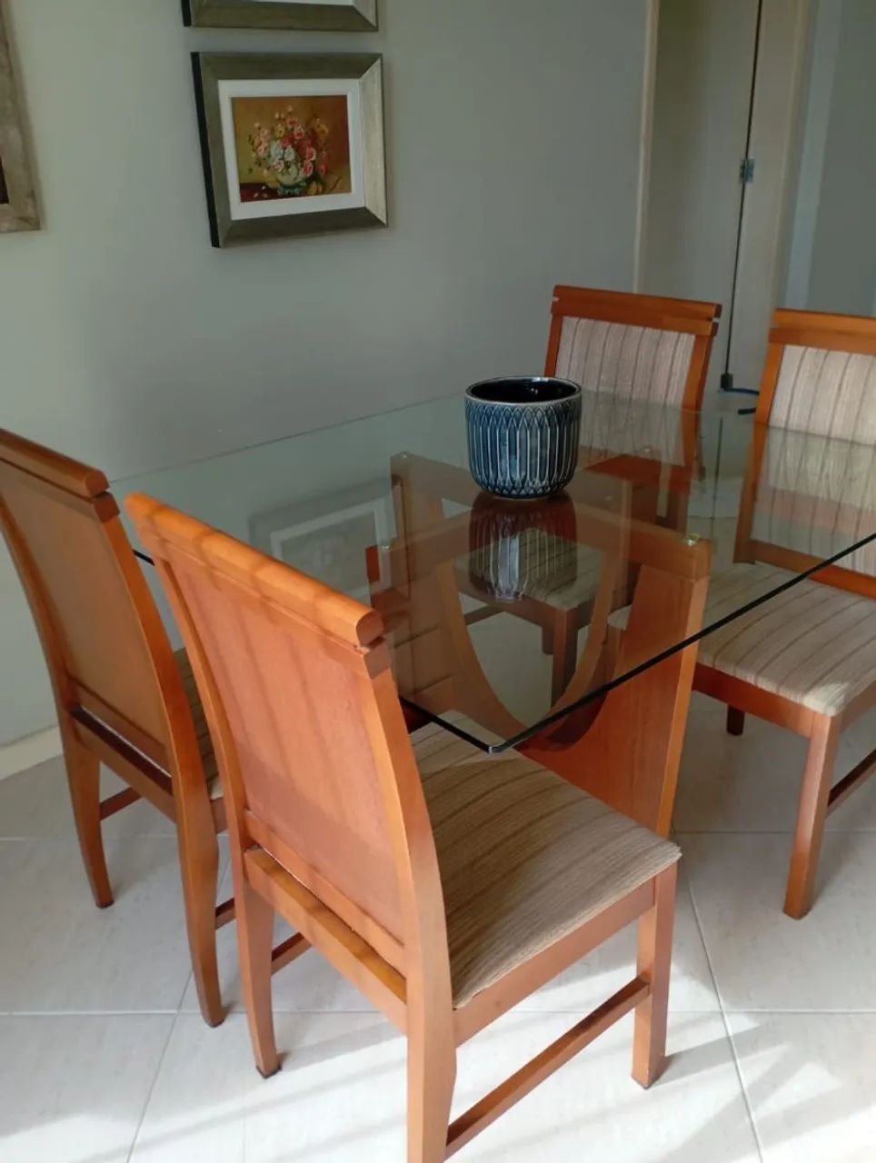 Mesa de vidro com cadeiras p/4 pessoas