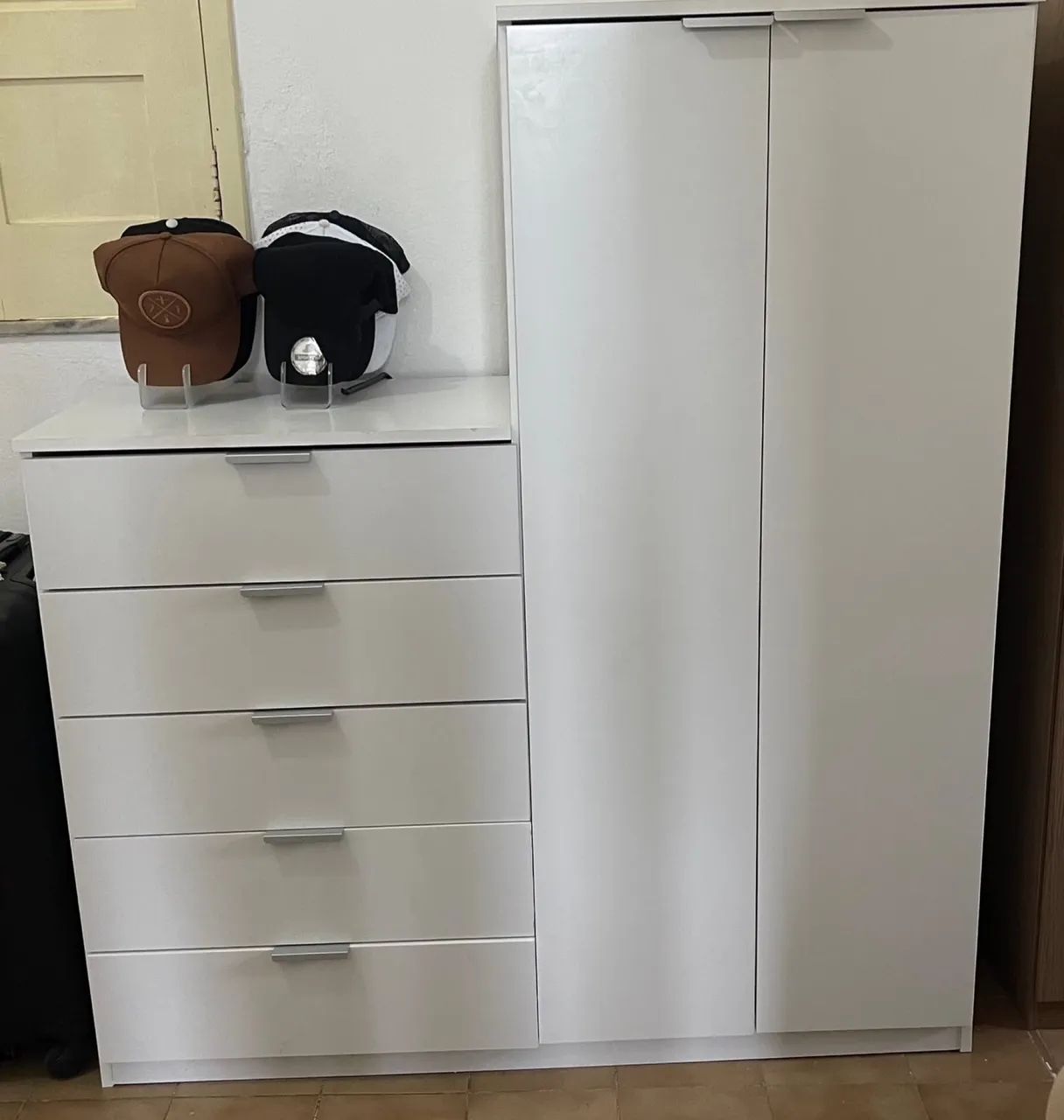 Cômoda branca 