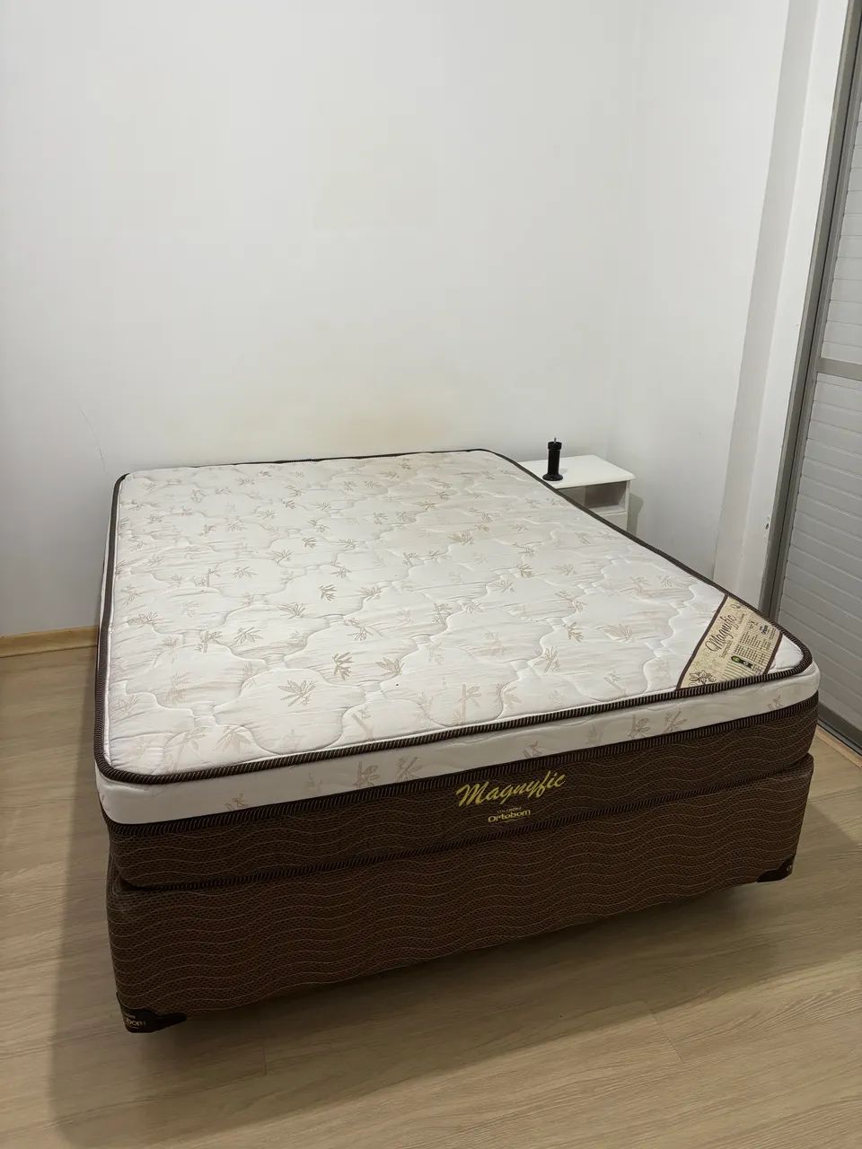 Cama box casal