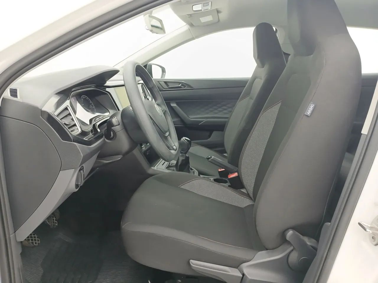 Volkswagen Polo Track 1.0 Flex 12V 5p, foto 16 de 18