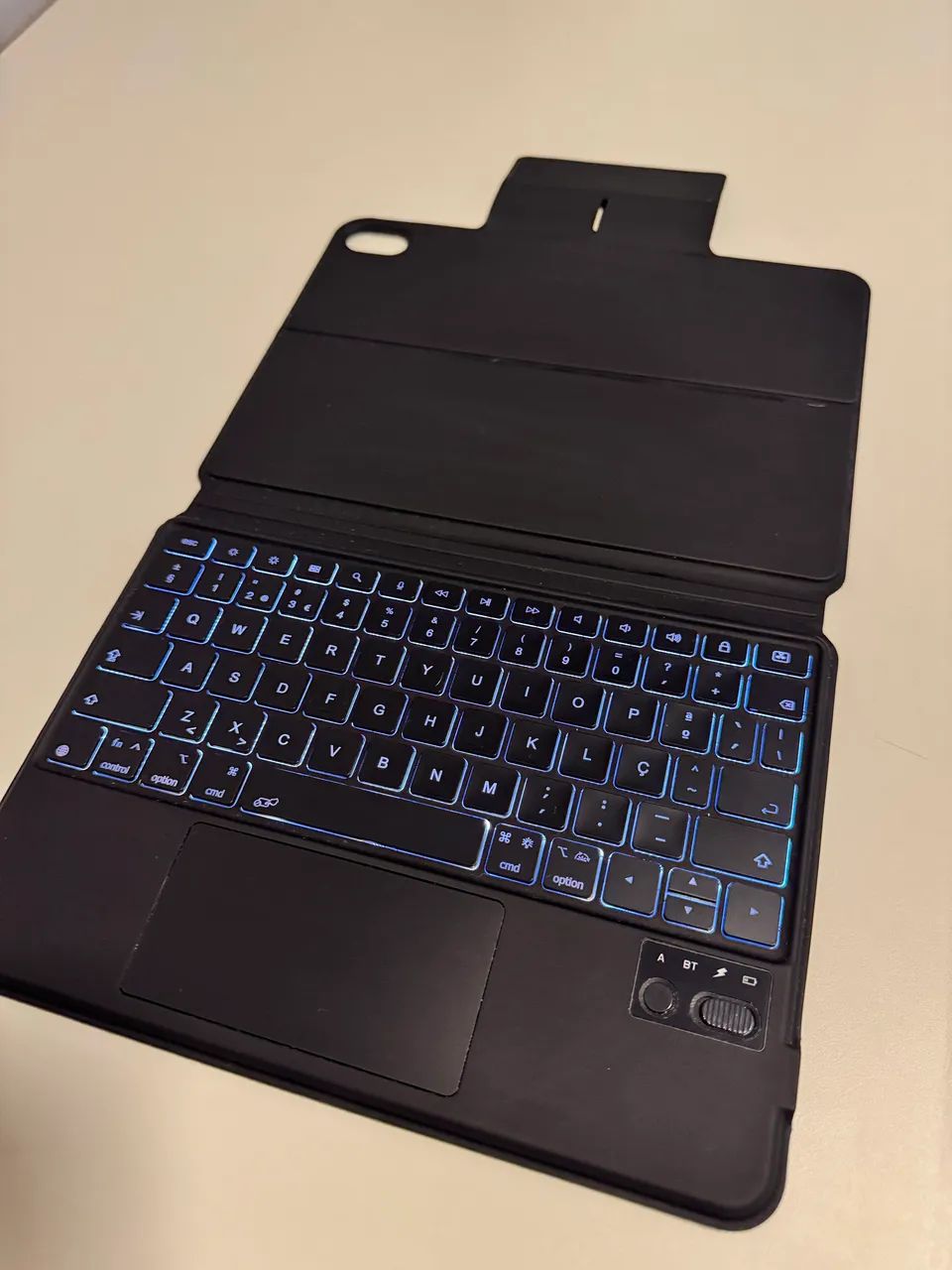 Capa Teclado Bluetooth iPad 11th A16 10.9pol. - Foto 3
