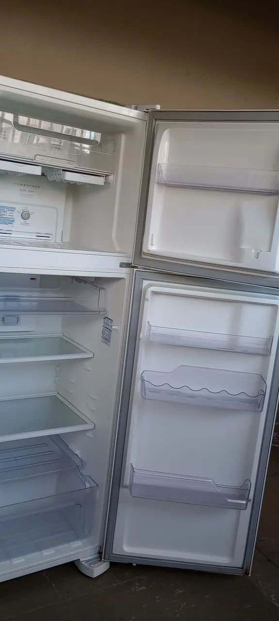 Geladeira Electrolux dfn41 dou garantia de 90 dias no documento total. - Foto 5