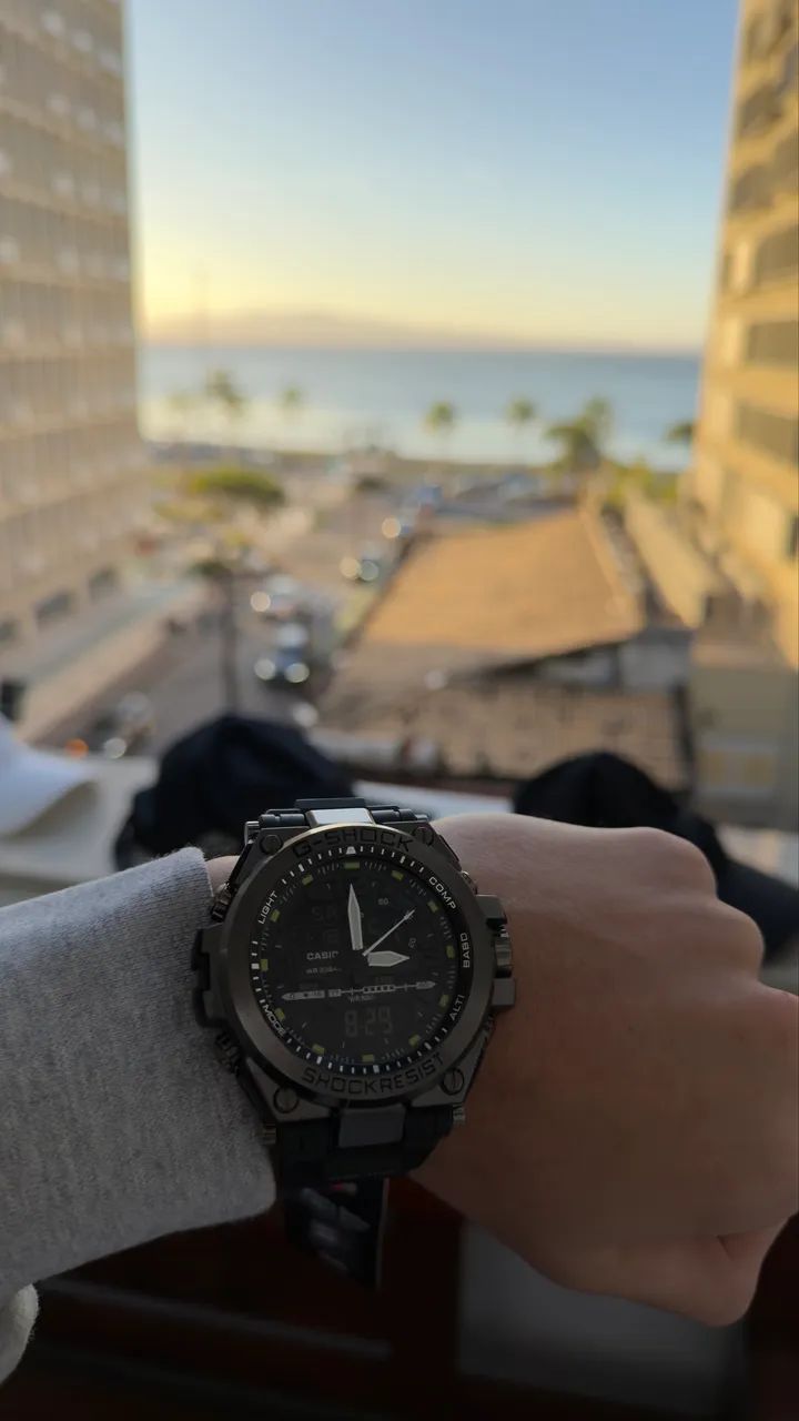 Relógio Casio G-shock Resist W.r. 20 Bar Mtg-s1000d