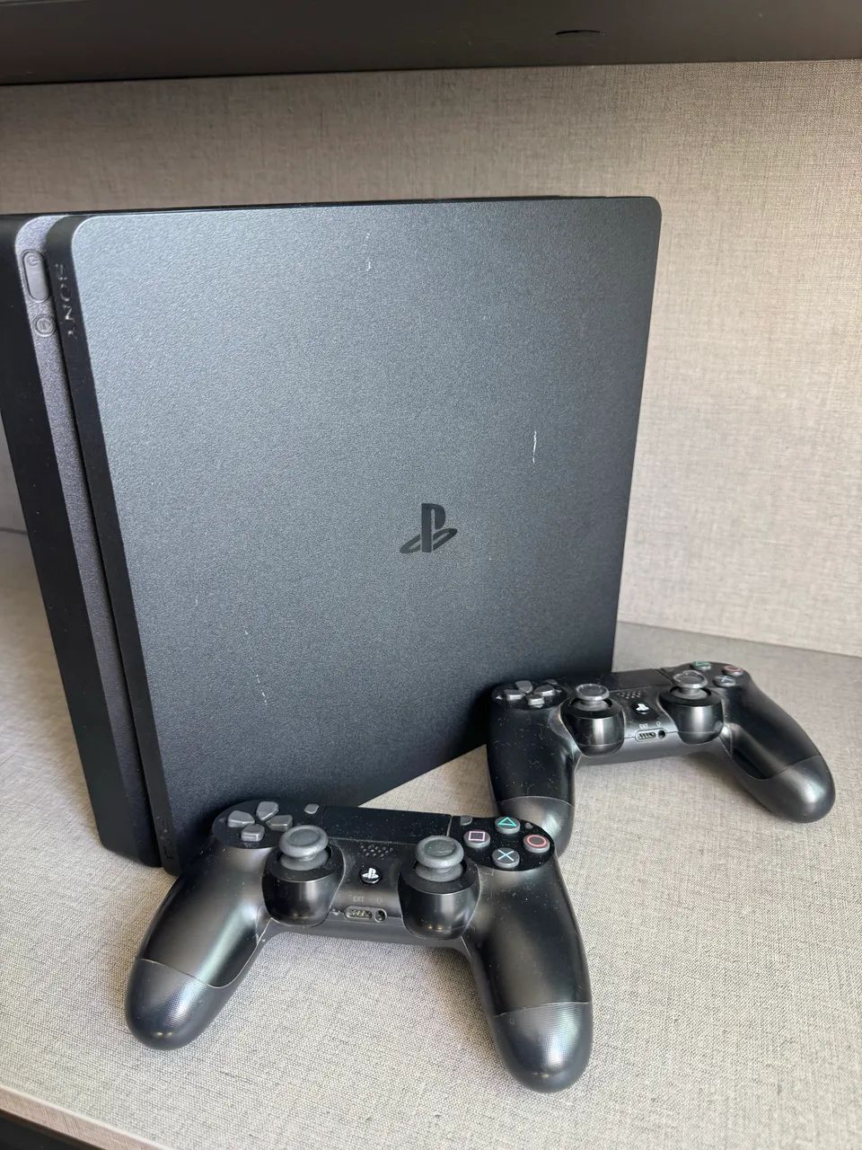 PS4 Slim 1T - Foto 2