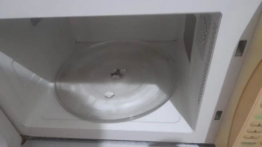 microondas electrolux 28 litros funcionando perfeitamente - Foto 2