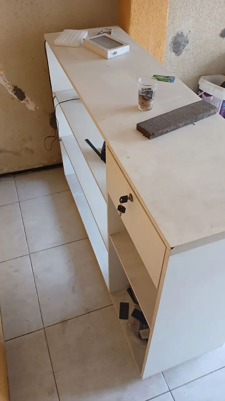 Balcão mdf com frente de vidro e led - Foto 4