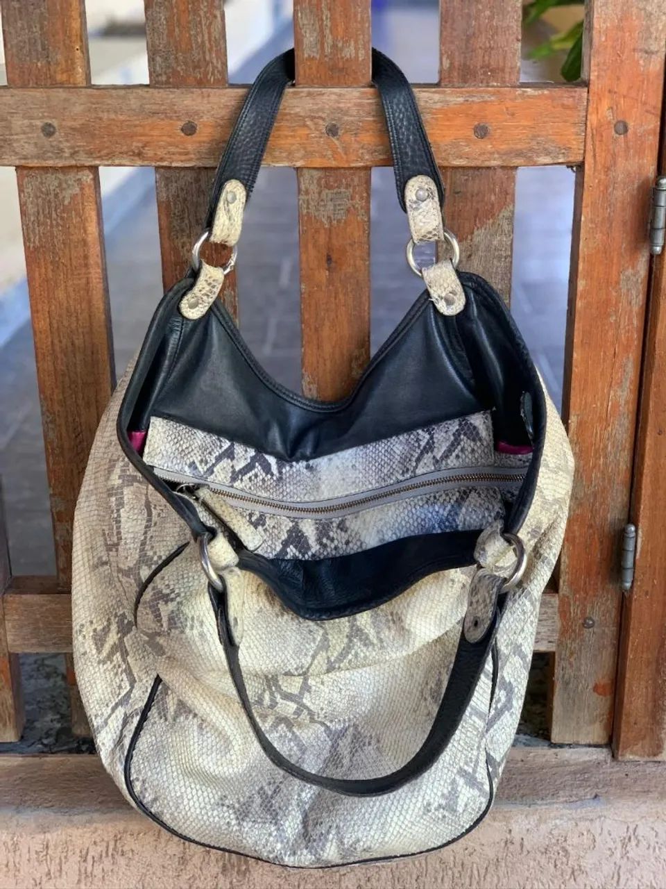 Bolsa Emporio Armani Original em Couro Legítimo - Estampa Python / Cobra - Foto 3