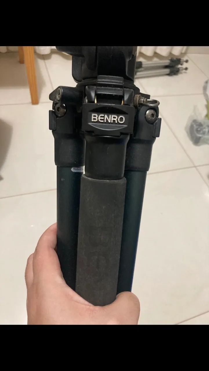 Tripé Benro cabeça Manfrotto - Foto 2