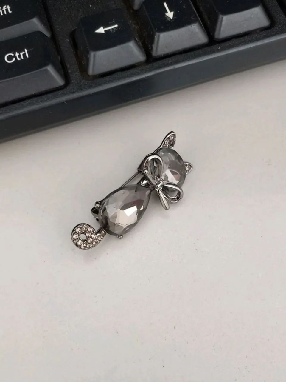 Broche de Gato Pedra Cristal Escuro (novo) - Foto 4