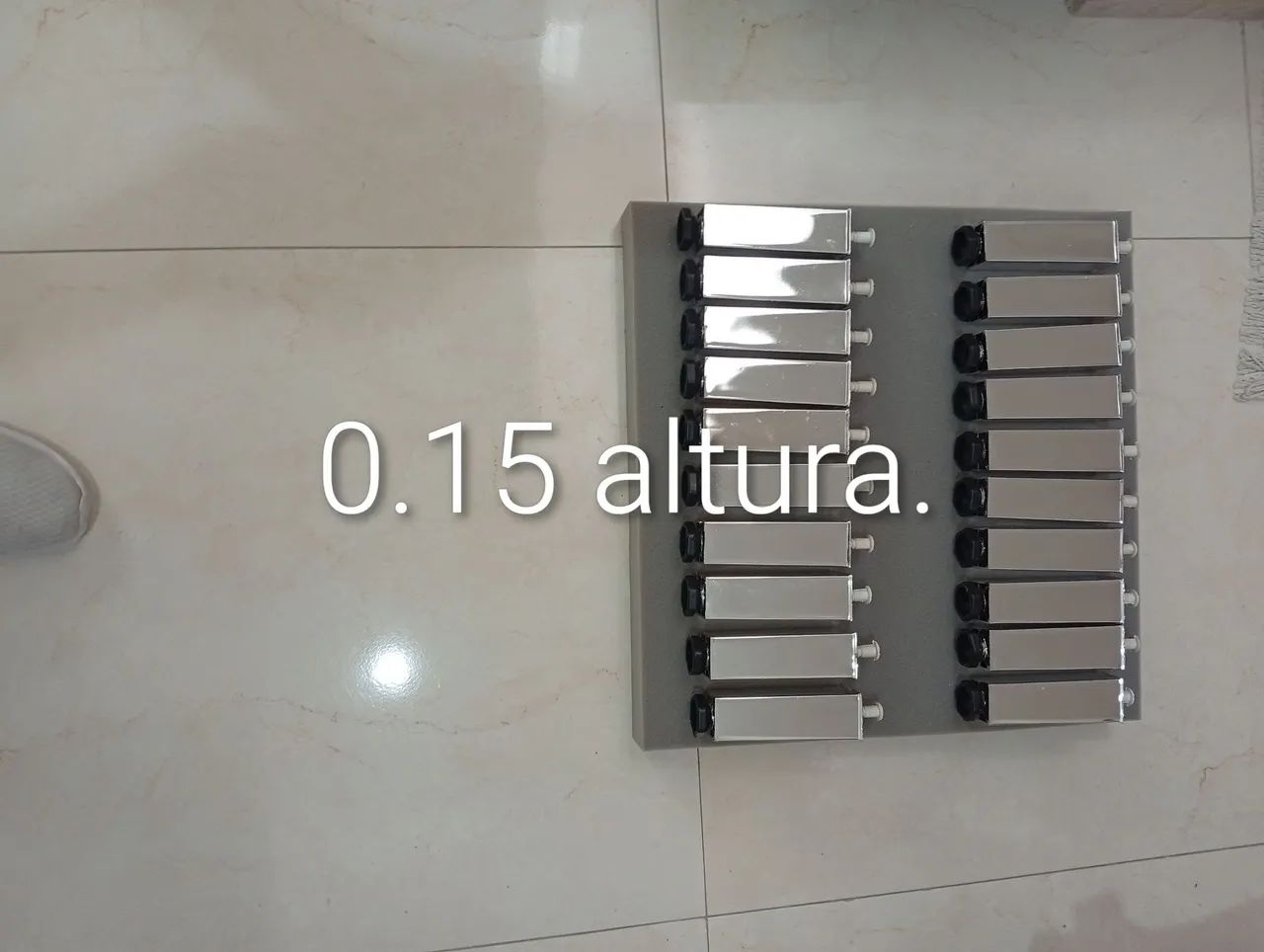 Pé quadrado p/ móveis 
