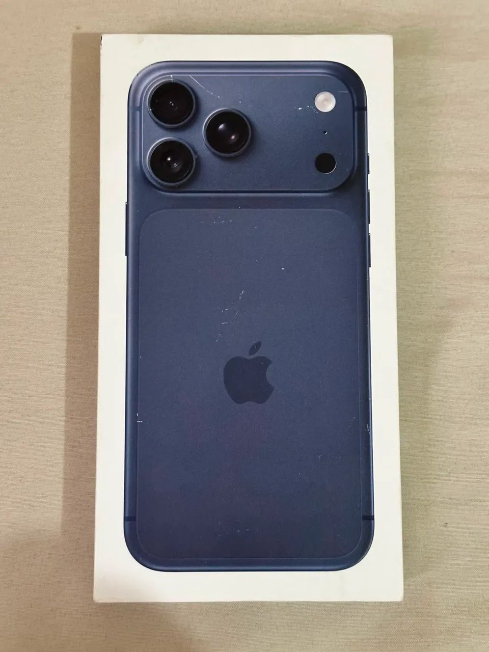 Caixa do iPhone 17 pro 512g
