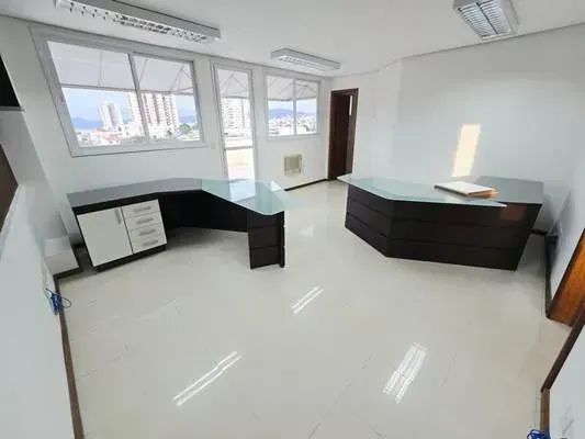 Estreito - Sala Comercial com terraço.