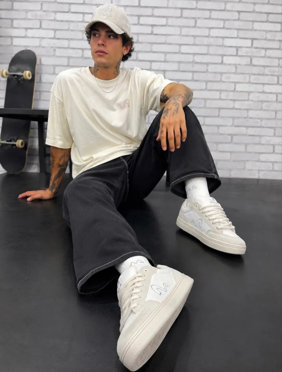 TESLA FLOW OFF WHITE 