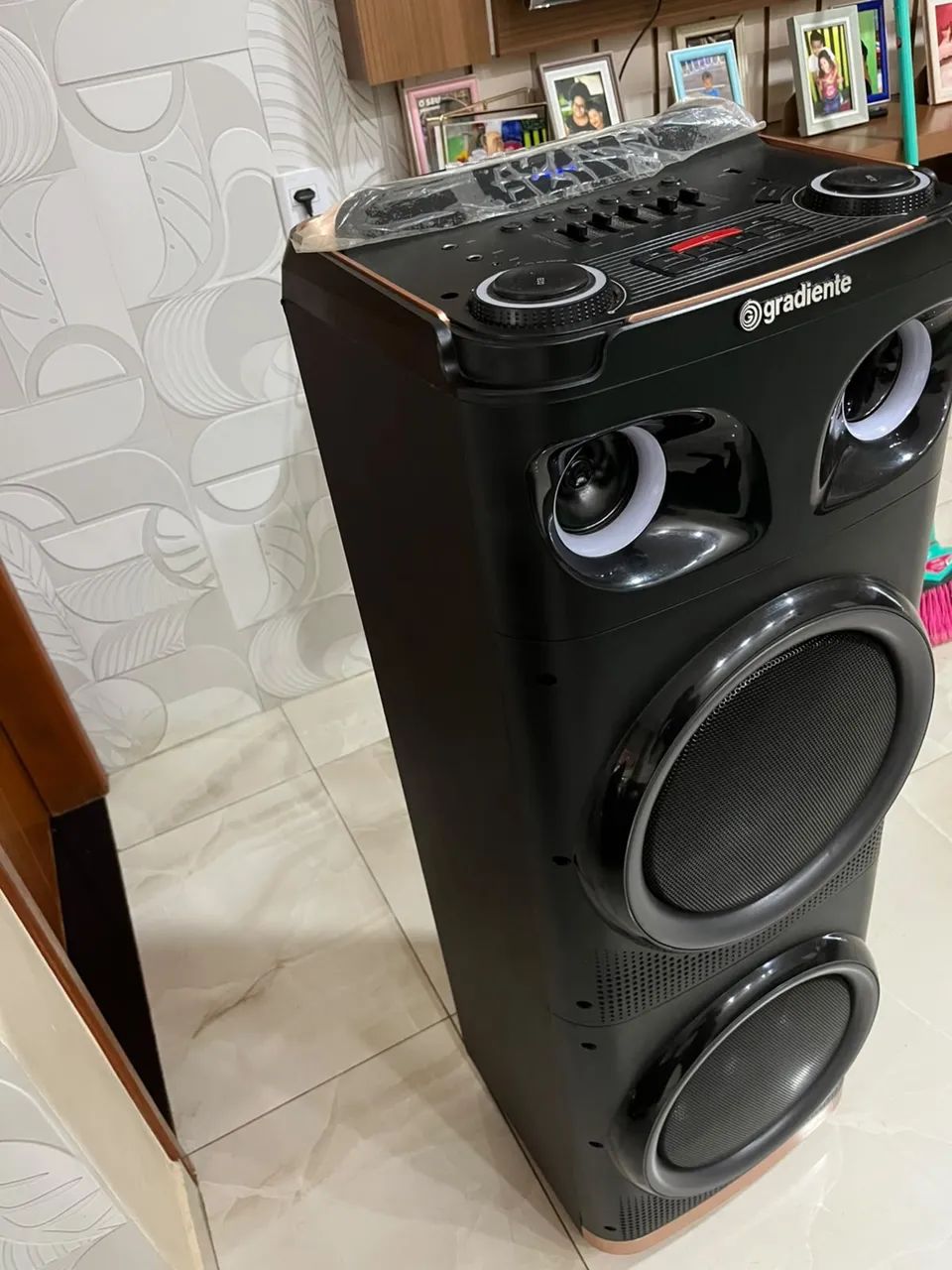 Vendo uma caixa de som semi nova  - Foto 4