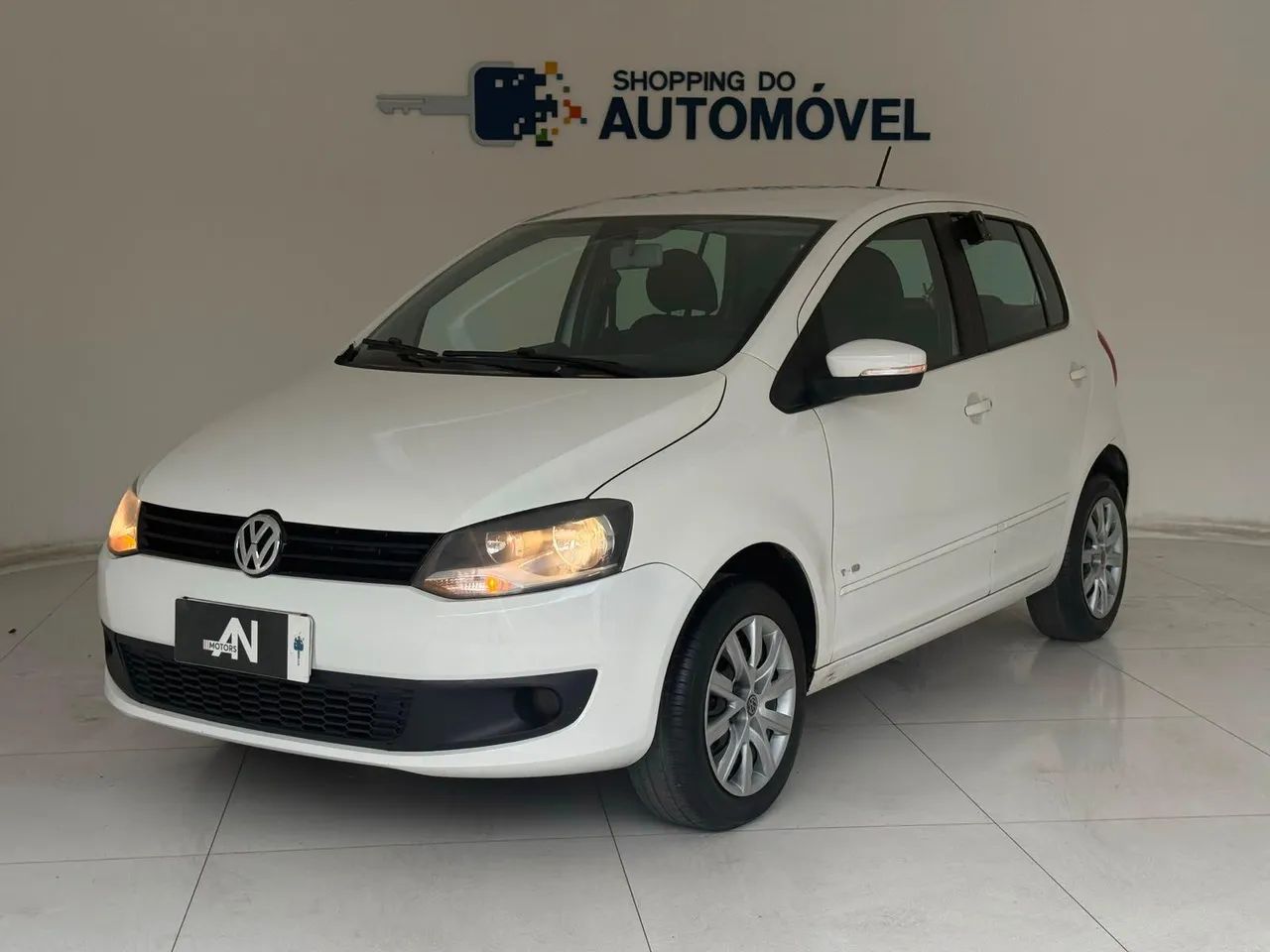 Volkswagen Fox 1.0 MI Total Flex 8V 5P 2014
