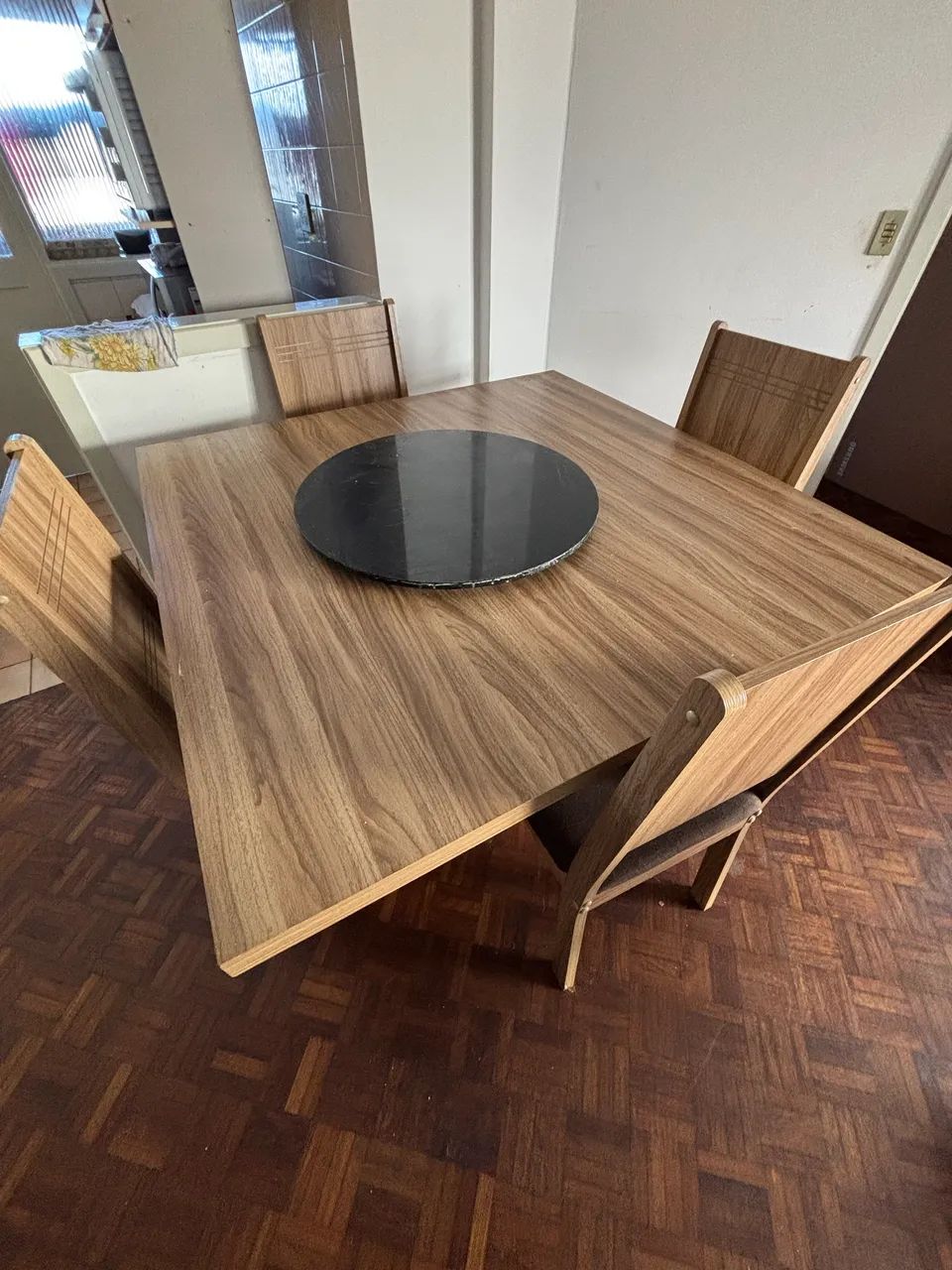 MESA COM 6 CADEIRAS - PRA LEVAR LOGO  - Foto 4