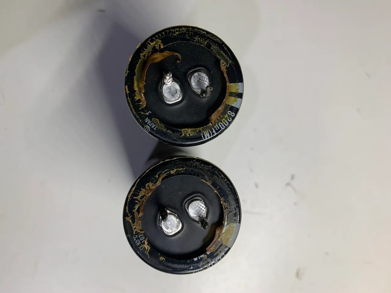 Par capacitor eletrolítico 8200uf x 73v