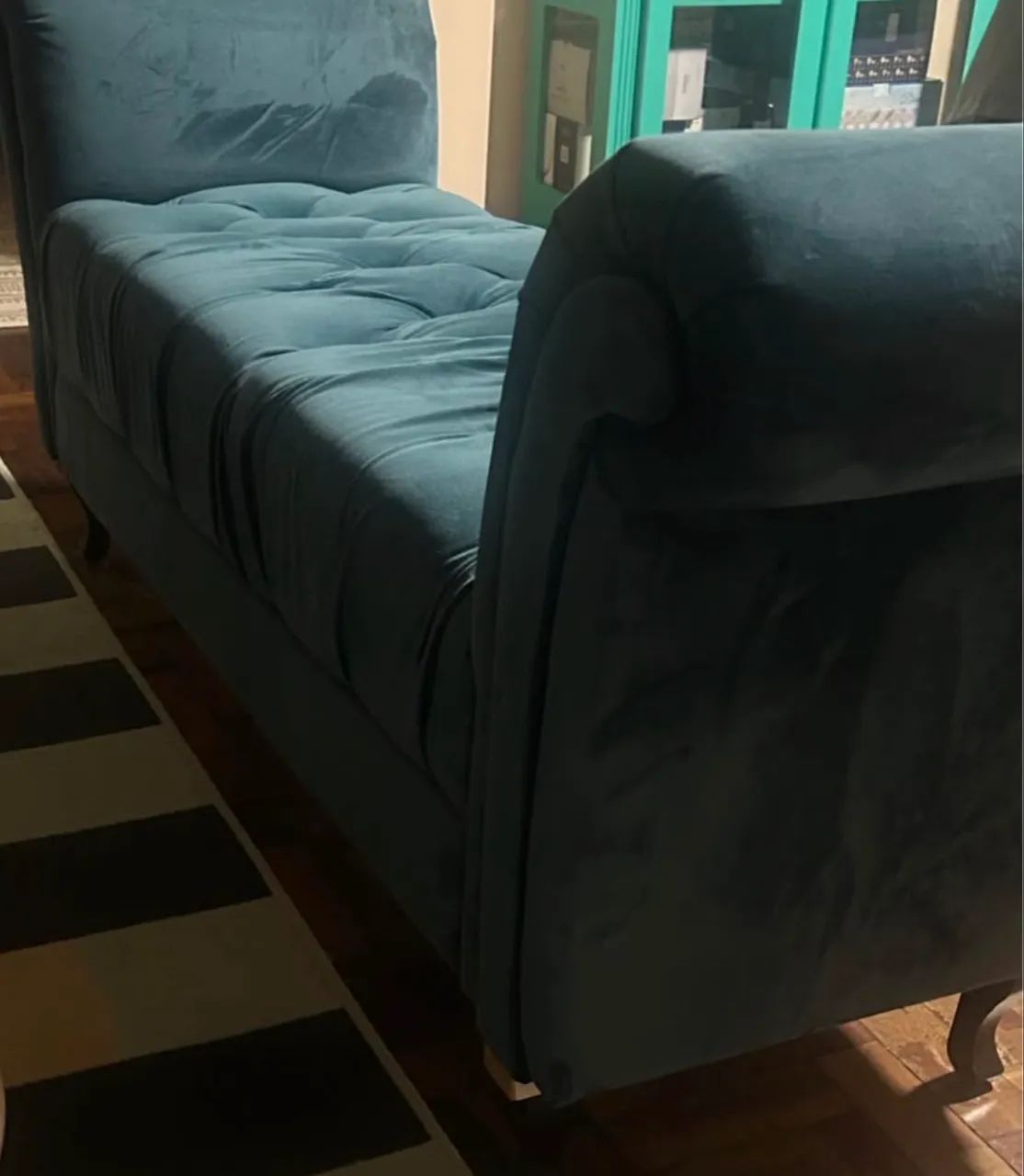Sofá recamier em tecido suede verde água - Foto 4
