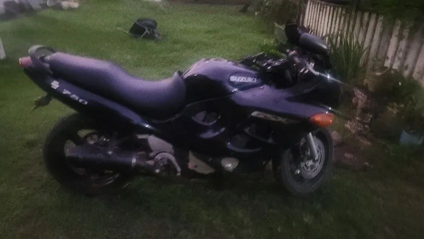 Gsxf750 