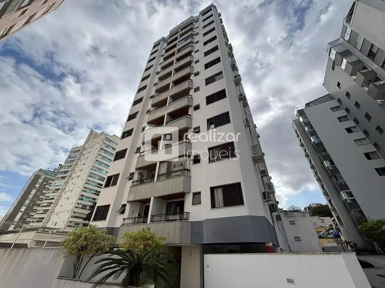 Apartamento 2 quartos no bairro Agronômica, Florianópolis