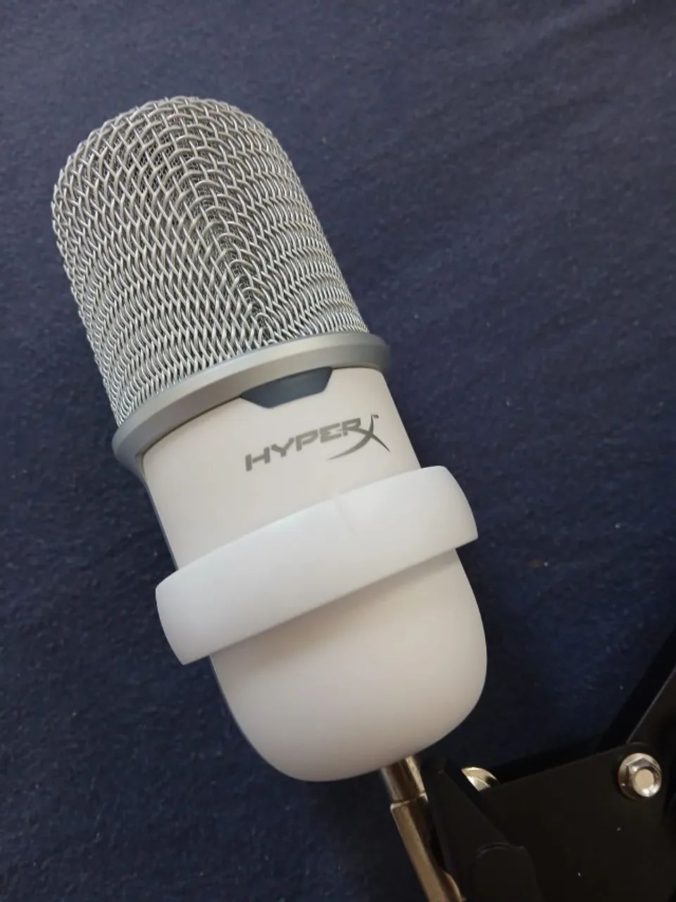Microfone HyperX Solocast (Branco) + Braço Articulado 