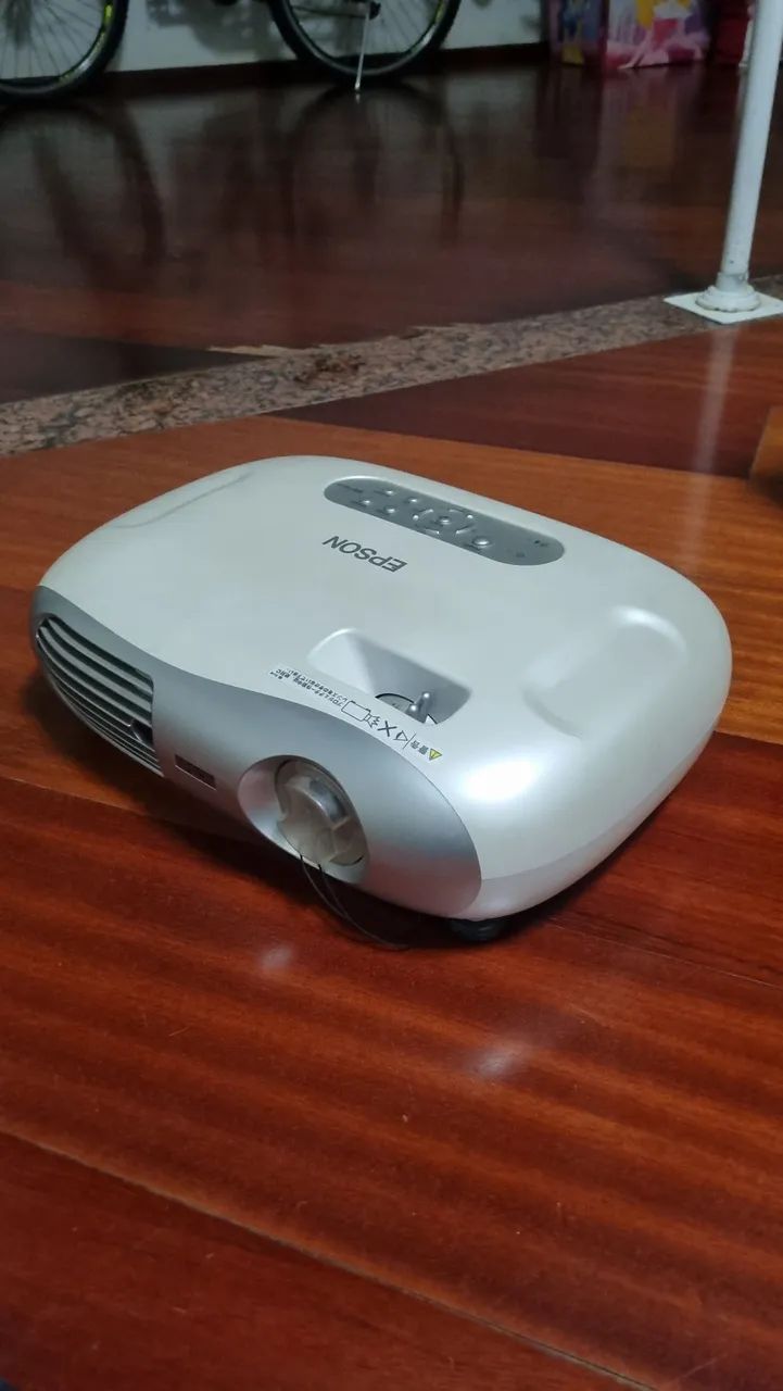 Projetor Epson EMP-TW10 do Japão.