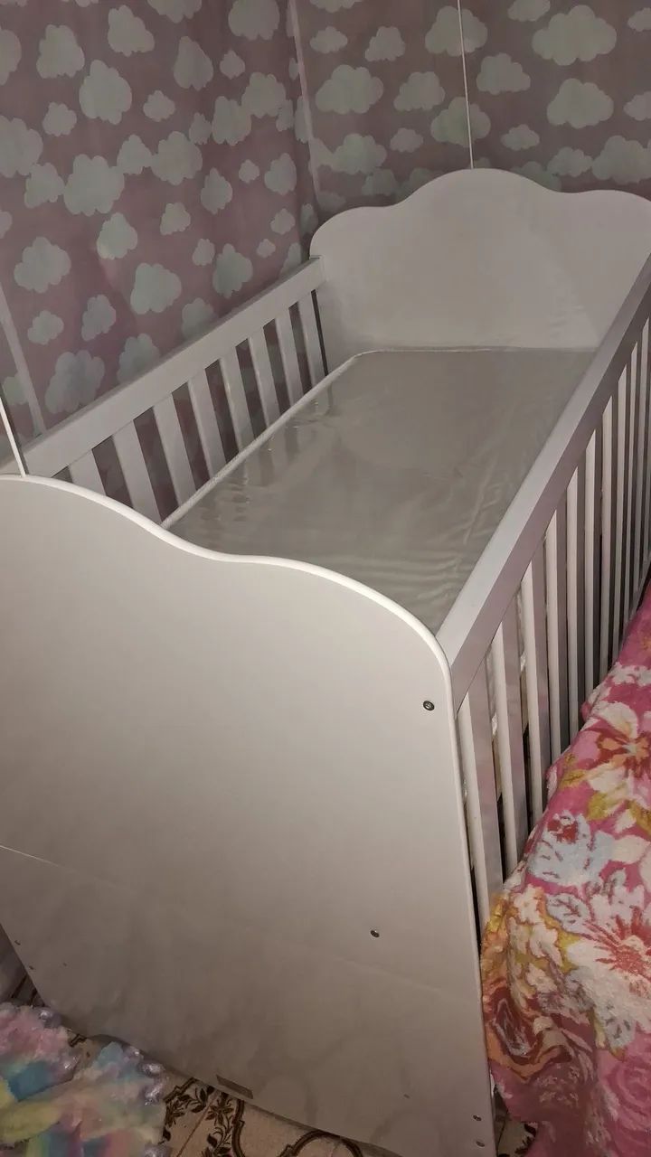 Vende-se berço 2 em 1 e colchão 