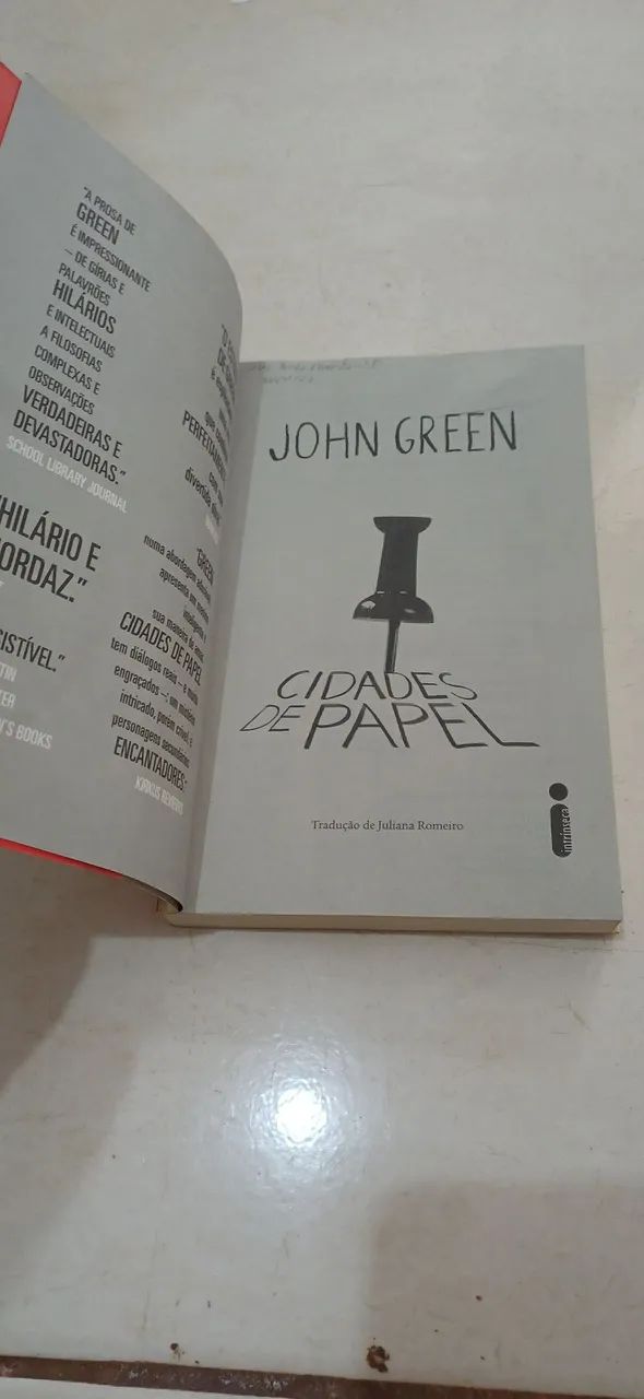 Livro Cidade de papel - Foto 3