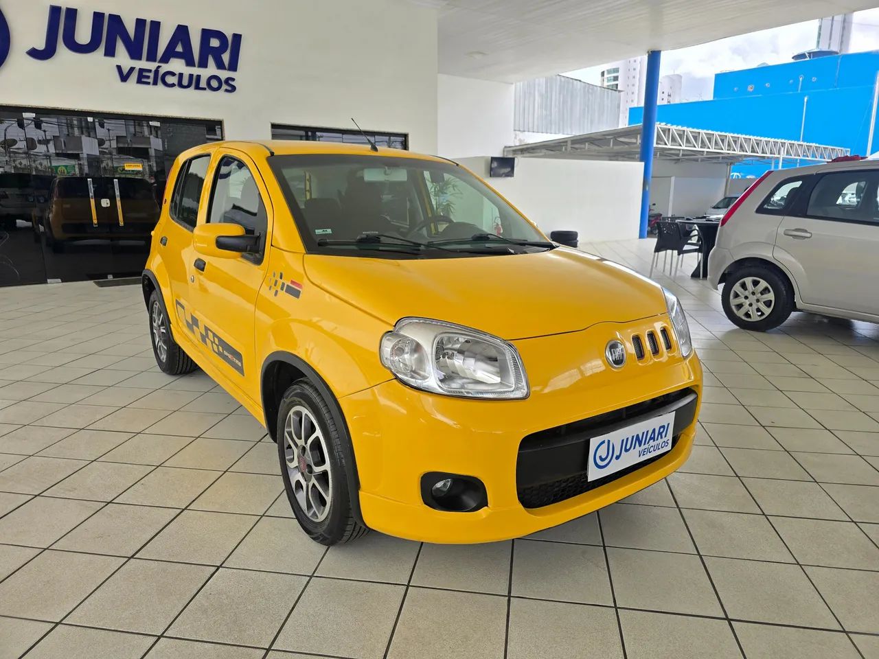 Fiat Uno Sporting 1.4 EVO Fire Flex 8V 4P 2012 - Foto 3