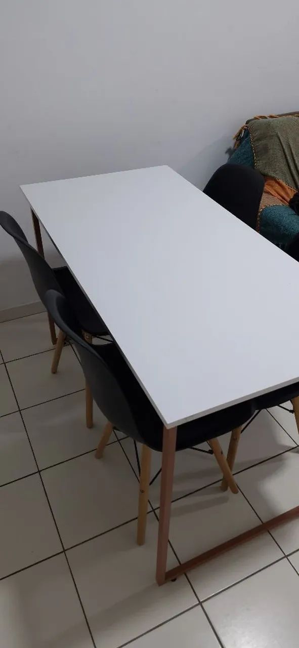 Mesa e cadeiras  - Foto 2