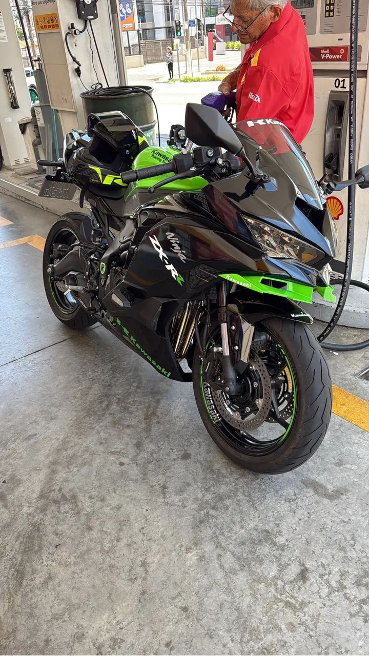 na☺︎ Designers propõem Kawasaki Ninja ZX-25R naked