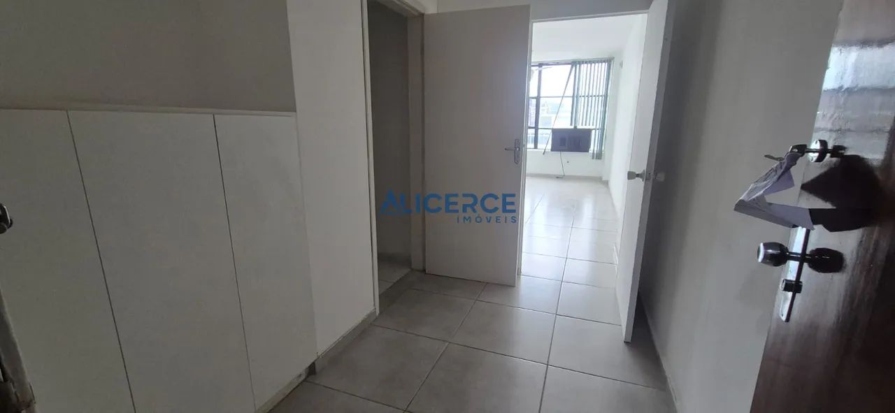 SALA COMERCIAL DE 53 m² NO CENTRO  COM GARAGEM - Foto 4