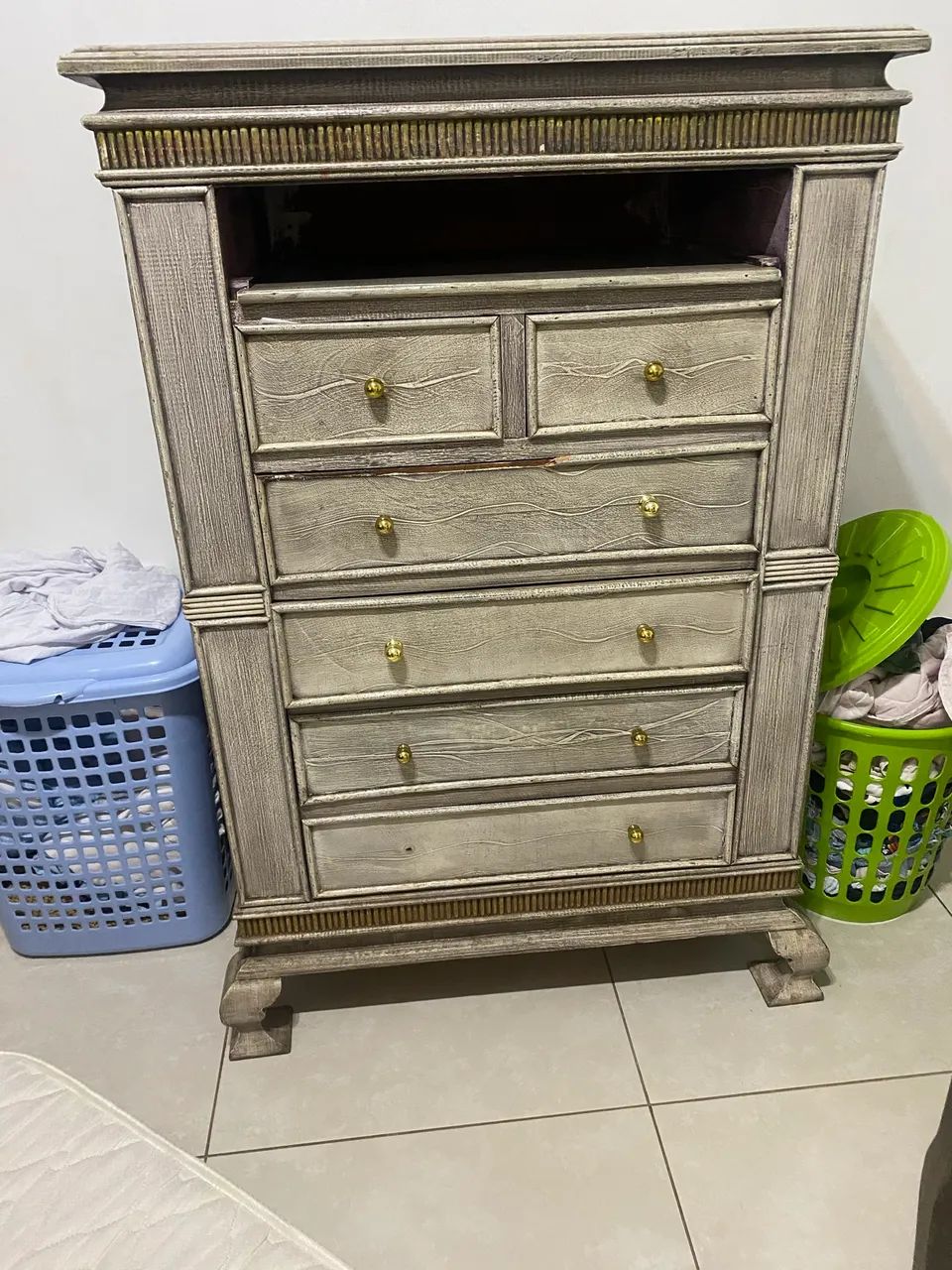 Cômoda grande antiga estilo Luís XV