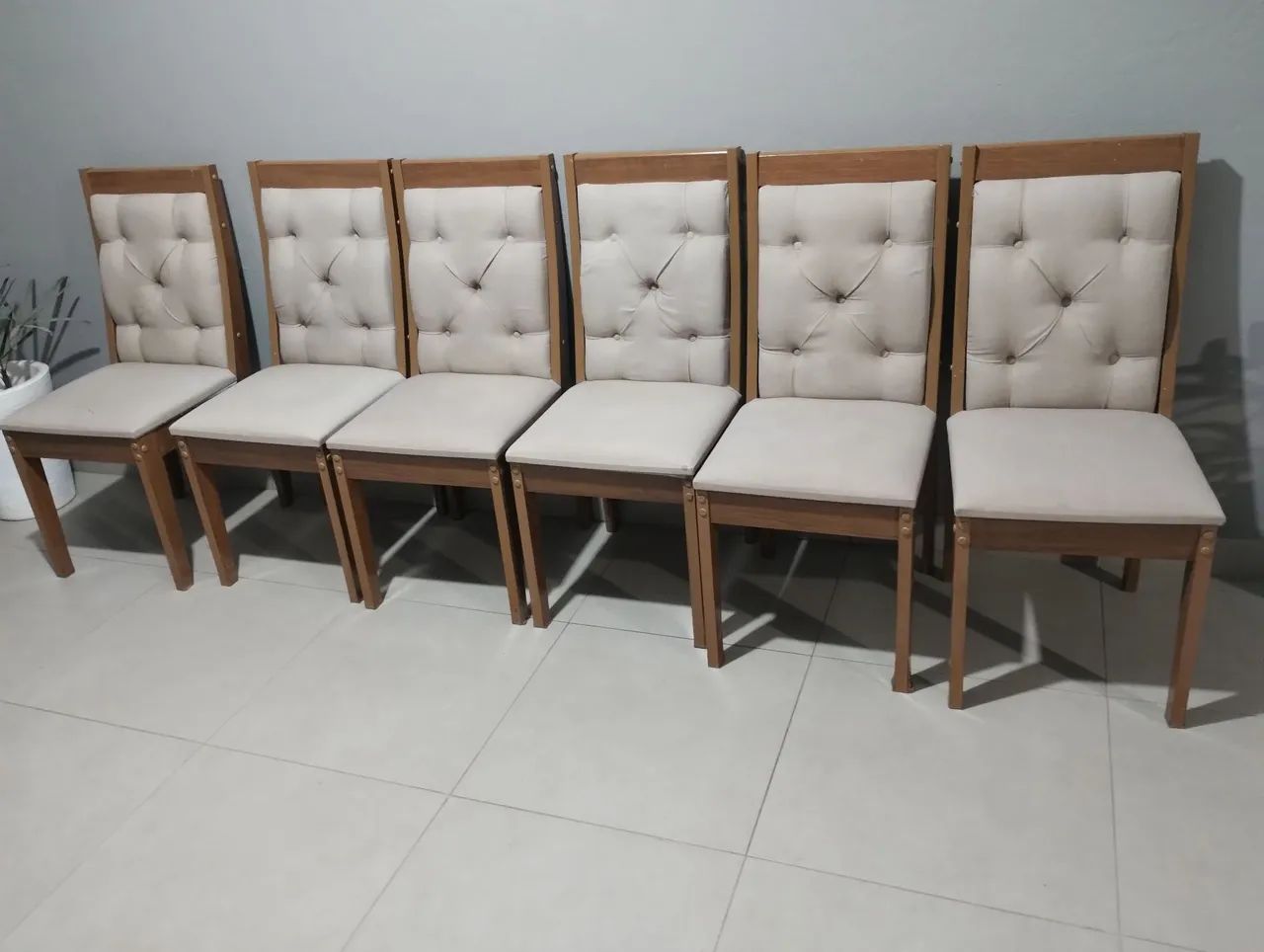 6 cadeiras estofadas entrego ler anúncio 